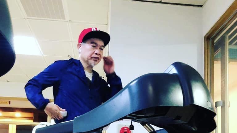 才險中風！康康「石頭卡輸尿管」痛爆
