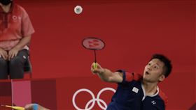 羽球男雙王齊麟李洋晉級東奧4強（1）目前世界排名第3的台灣男雙組合王齊麟（左）與李洋（右），29日在東京奧運羽球男子雙打8強賽穩紮穩打，直落二擊敗日本組合，成功殺入4強。中央社記者吳家昇攝  110年7月29日
