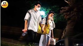 小優被周刊直擊熱戀高壯男。（圖／CTWANT）