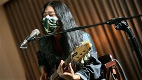 乱彈阿翔為「給力量線上音樂會」獻聲，隔空應援李智凱。（圖／文總提供）