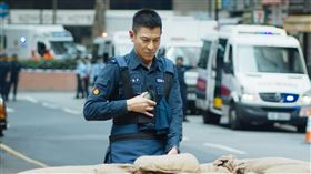 0802《拆彈專家2》劉德華飾演在執行任務中失去一條腿的「潘乘風」（圖片：friDay影音提供）。