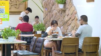 雙北開放內用！民眾凌晨衝吃宵夜嗨爆