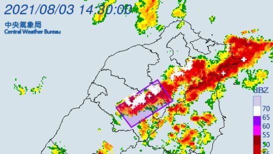 閃電暴雨轟炸　全台4縣市大雷雨警訊