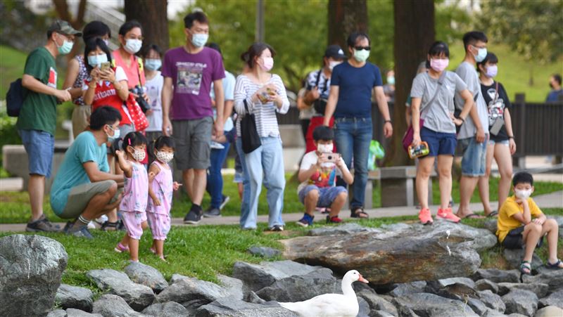 天天戴口罩！他崩潰問：幾時才自由？