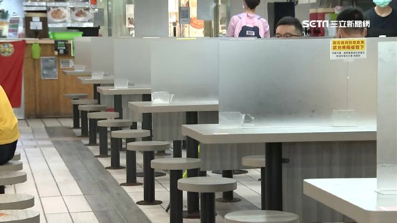 雙北開放餐飲內用　民眾開心笑了