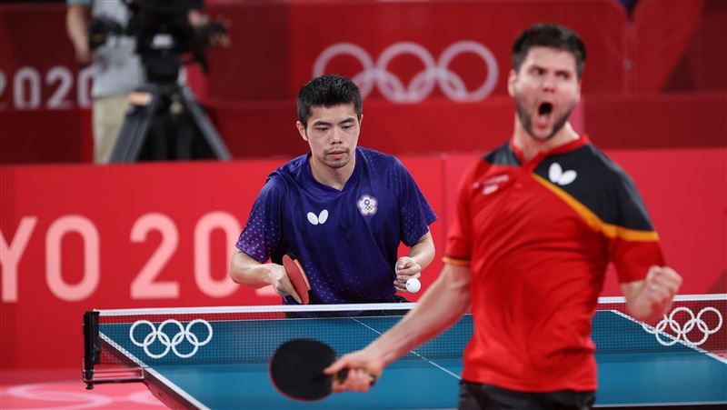 奧恰洛夫遭小粉紅出征　急刪「台灣」