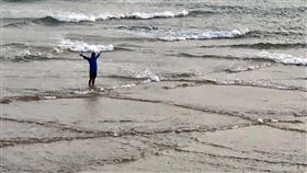 西莒方塊海奇景（1）馬祖西莒島坤坵沙灘的「方塊海」，形成以南風海流助力為最佳。（西莒山海一家會館提供）中央社　108年9月1日
