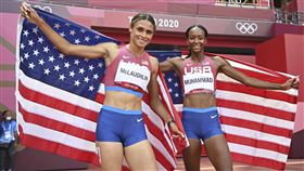 ▲美國女將麥克勞夫林（Sydney McLaughlin）和同胞穆罕默德（Dalilah Muhammad）在東京奧運400公尺跨欄「金包銀」。（圖／美聯社／達志影像）