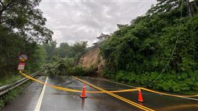 師善堂,颱風,新竹,坍方 （圖／翻攝竹東分隊臉書）
