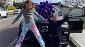 澳洲富豪送小孩賓士（圖／翻攝自pixiecurtis IG）