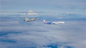 迎接奧運英雄返國！幻象伴飛畫面曝光（圖／軍聞社提供）