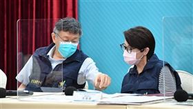 黃珊珊質疑，高端疫苗像坐雲霄飛車不斷闖關，舉世罕見（圖／翻攝自黃珊珊臉書）
