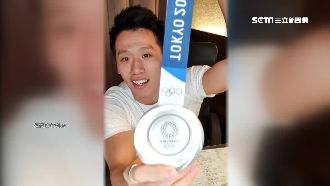 李智凱開箱銀牌　逗趣許願：希望換色