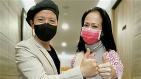 湯蘭花跟陳凱倫討論內容。（圖／陳凱倫提供）