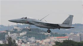 F-15戰機升級費用過高  日本放棄配備反艦飛彈日本航空自衛隊升級改裝主力戰機F-15，原規劃將新增配備2種長程巡弋飛彈，但因費用較原本預估大幅增加，決定放棄其中一種反艦飛彈。圖為2018年那霸基地的日本自衛隊F-15戰機。中央社陳亦偉攝  110年8月5日