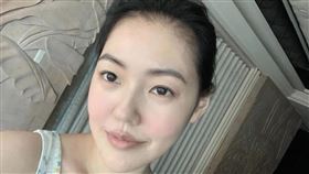 小S,徐熙娣,許雅鈞,背影,羽絨衣,煮麵。（圖／翻攝自elephantdee IG）