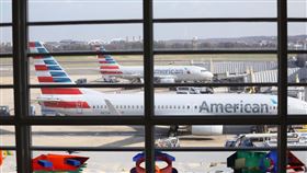 Delta株肆虐全球 美國決定維持現有旅遊禁令白宮發言人莎琪26日宣布，考量Delta變異株威脅，美國決定維持現有旅行禁令。圖為美國雷根國家機場，攝於2020年11月25日。中央社記者徐薇婷華盛頓攝 110年7月27日