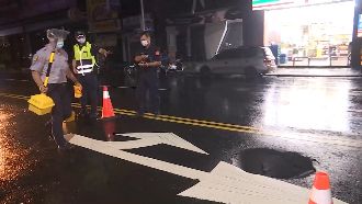 連日雨彈炸！高雄鬧區又見「天坑」