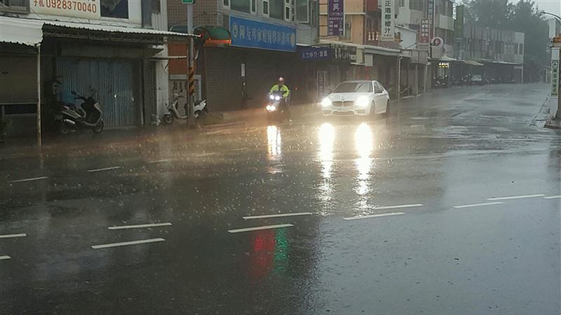 颱風盧碧環流水氣飽　澎湖風狂雨急