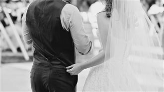 新娘穿婚紗嘿咻小王　老公追八卦驚見被綠