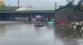 盧碧颱風，彰化芳苑漢寶村，淹水，膠筏進出，威尼斯