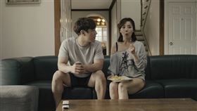 妻子的101次結婚_新聞稿照06_本作為《穿越時空遇見妳》導演崔碩元所執導。（圖／車庫娛樂提供）