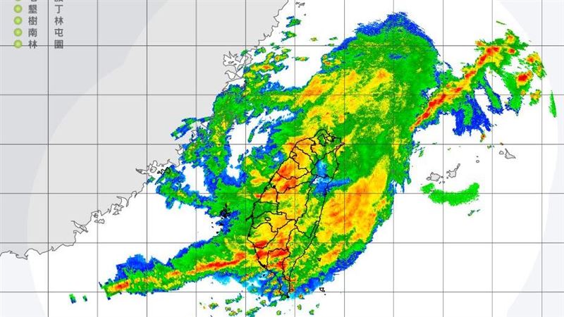 新／豪大雨狂灌　南投信義鄉停班停課