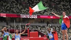 ▲義大利爆冷拿下男子4x100公尺接力金牌。（圖／美聯社／達志影像）