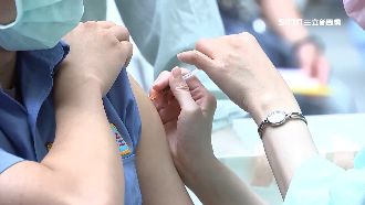 開放AZ族群混打！前三類優先接種