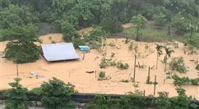 高雄茂林情人谷，濁口溪水暴漲，泥流，淹沒，黃色汪洋