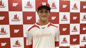 味全龍投手味全龍隊19歲投手楊鈺翔。（圖／記者王怡翔攝影）