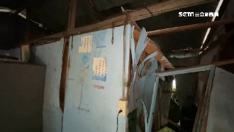 土石崩落沖進家　住戶睡夢驚醒逃命