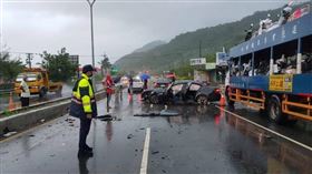 屏東,打水漂,路燈,枋山鄉,自撞,中央分隔島（圖／翻攝畫面）