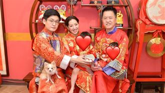 二寶剃頭發生插曲　美胸皇后還原過程