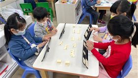 就讀基隆準公幼　家長月費可再省千元基隆市政府教育處8日指出，市府配合中央「0至6歲國家一起養」政策，8月起，小朋友就讀準公共幼兒園，家長繳交的月費可再減新台幣1000元，且低收及中低收免繳費用。（基隆市政府提供）中央社記者王朝鈺傳真  110年8月8日