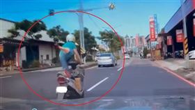 桃園,機車,騎士,天外飛仙,爆廢公社（圖／翻攝爆廢公社公開版）