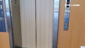 啟用不到一年　長照大樓電梯裡下雨