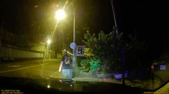 3歲童「解鎖」逛大街　父母睡翻不知