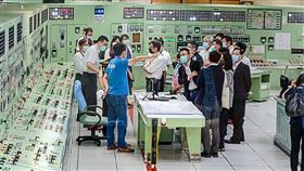 核二廠2號機上個月27日，因為一把旋轉椅碰到保護蓋，引發跳機意外。（圖／翻攝自立委洪孟楷臉書）