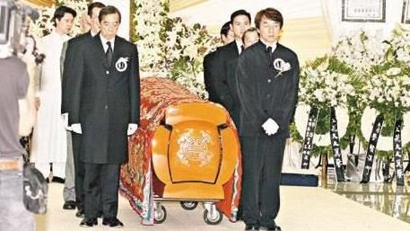 一生多演配角…死後多位大佬搶扶靈