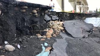 旁邊是高鐵橋墩　雨沖疏濬道垮20米