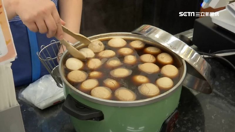 超商茶葉蛋、關東煮回歸　全靠專人夾