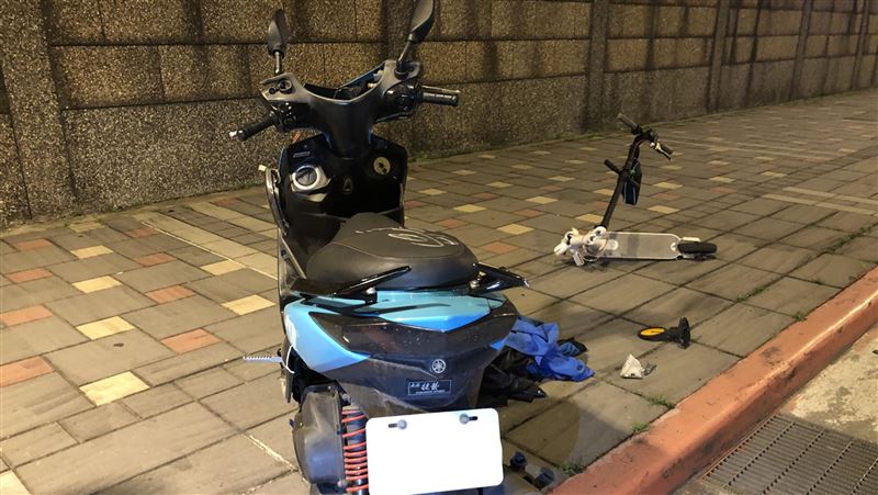 電動滑板玩家闖紅燈　24歲騎士魂斷