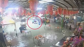 國家警報級暴雨炸台中！大水灌松竹寺