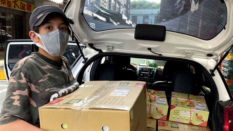 又有女星變外送員　苦嘆憋尿到腿軟