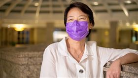 黃珊珊重新發文配上燦笑照片表示，今天台北市確診個案+0了！看來下午疫調會議得跳舞了（圖／翻攝自黃珊珊臉書）