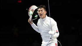 ▲見延和靖在東京奧運奪下劍擊男子團體重劍比賽金牌。（圖／美聯社／達志影像）