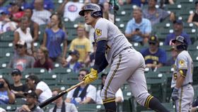 ▲賈西亞（Avisail Garcia）左外野2分砲差點擊中球迷。（圖／美聯社／達志影像）