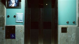 北市仁愛路電梯女工21樓「開口墜地」慘死