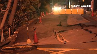 斗六路面突下陷近2米　連夜開挖搶通